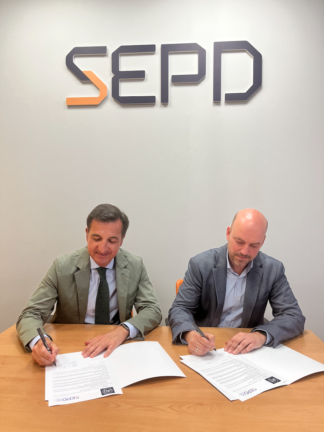 Acuerdo de colaboración entre la SEPD y la AEED